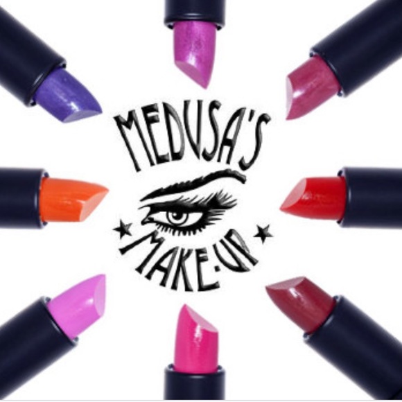 🌟CHIKA Medusa Makeup Lipstick NWT - Picture 5 of 8